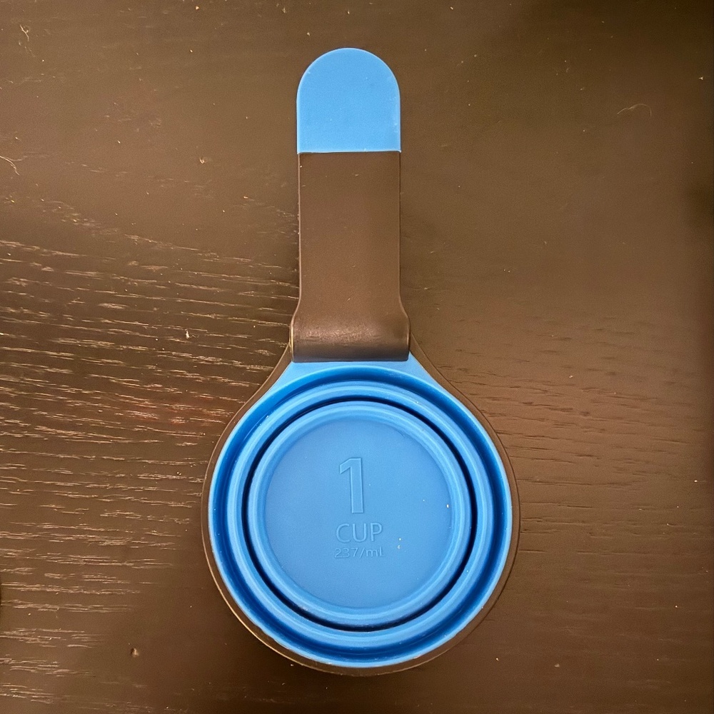 3-in-1 Pet Scoop, Measuring Cup & Bag Clip